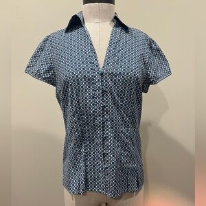 Women’s Ann Taylor Blue Patterned button down Shirt